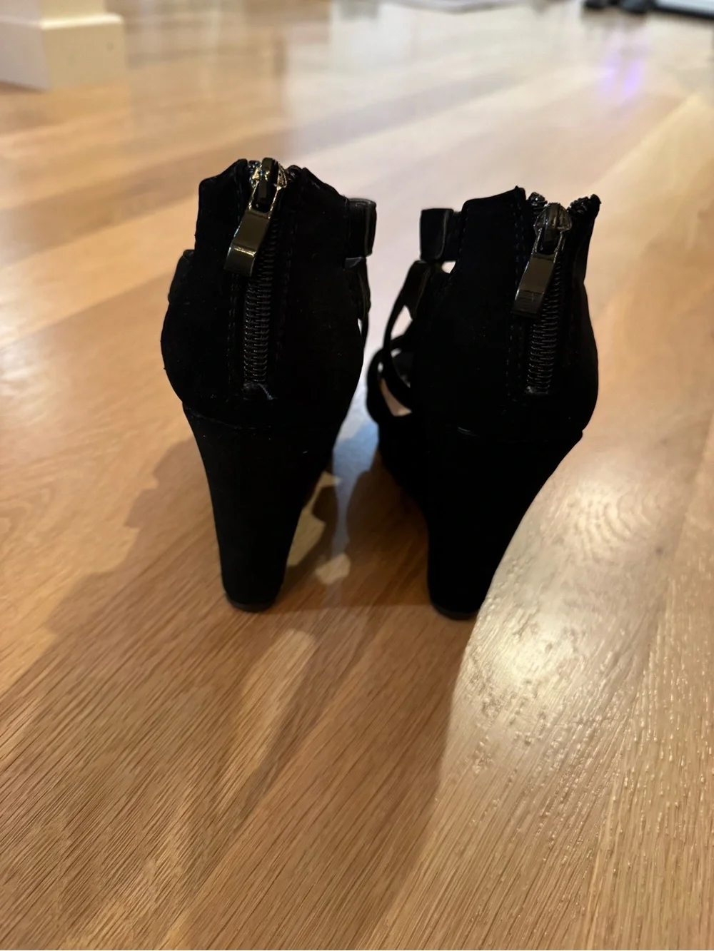 Top Moda Black Suede Wedges 5.5